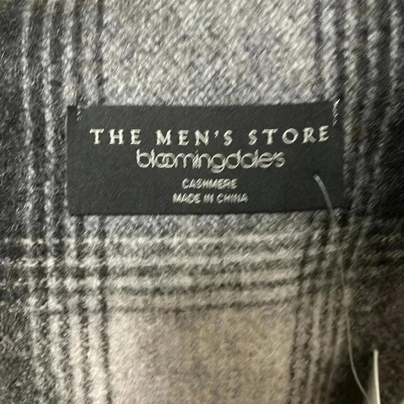 NWT Bloomingdale’s 100%  cashmere plaid scarf - Picture 3 of 5